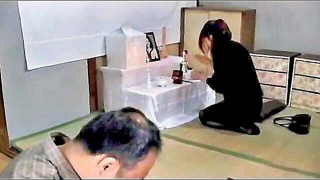 japanese husband seeks threesome with wifes friend in free porn video : Ts