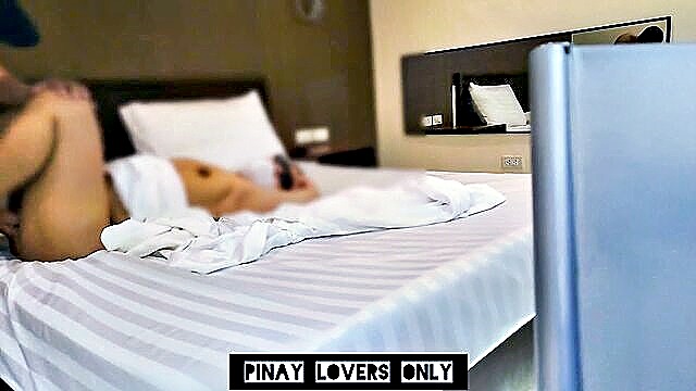 filipino couple gets naughty in a viral x video : Ara