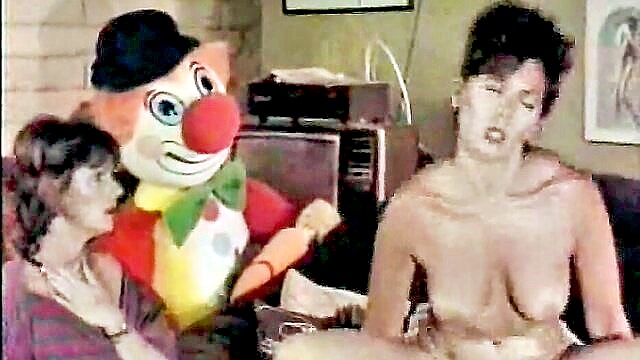 vintage milf threesome with oral fun on xnxx videos : Milf