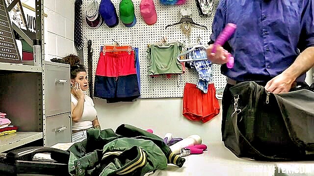 wild black friday shoppers get naughty in xxx video : ShopLyfter