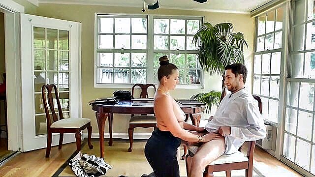 Madisin Lee - hd sex with hotstepmom   madisin lees seductive show
