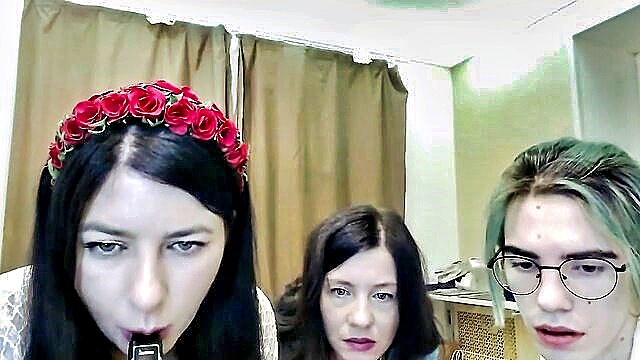 hot hd xxx video of shy baby and bannys webcam threesome : glover_justen