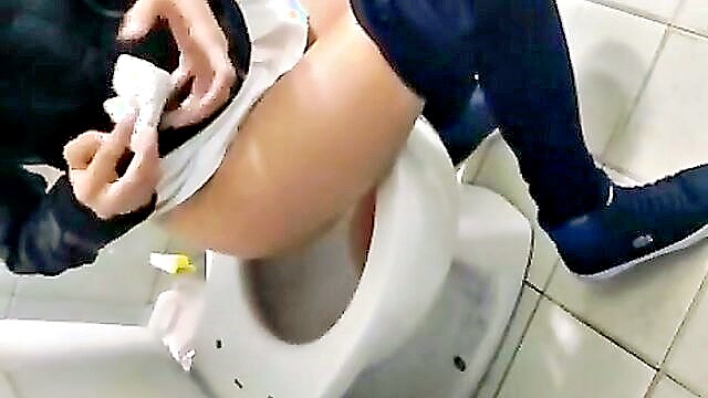 cleaning and pissing on toilet seat with pussy close up : lehner_aidan