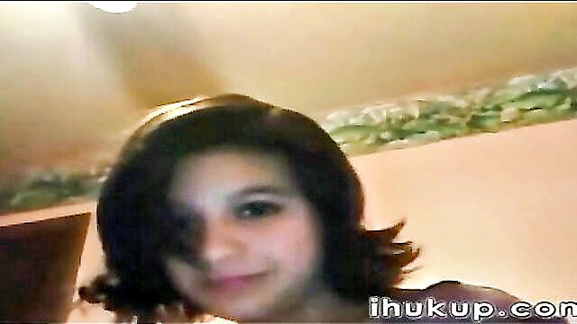 stunning cam girl showcases her skills in hd : ojohns