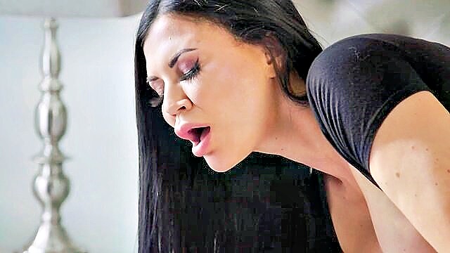 Jasmine Jae - experience a wild 2 on 1 with a seductive mature cougar wwwxxxcom